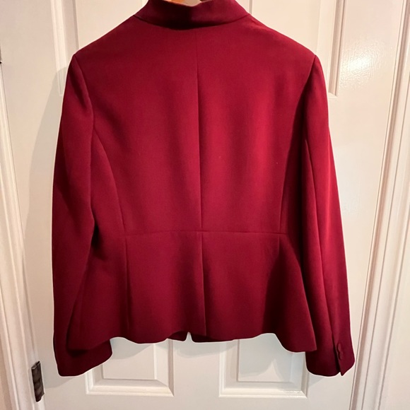 Le Chateau burgundy one button blazer, fully lined, size Large - Picture 2 of 6